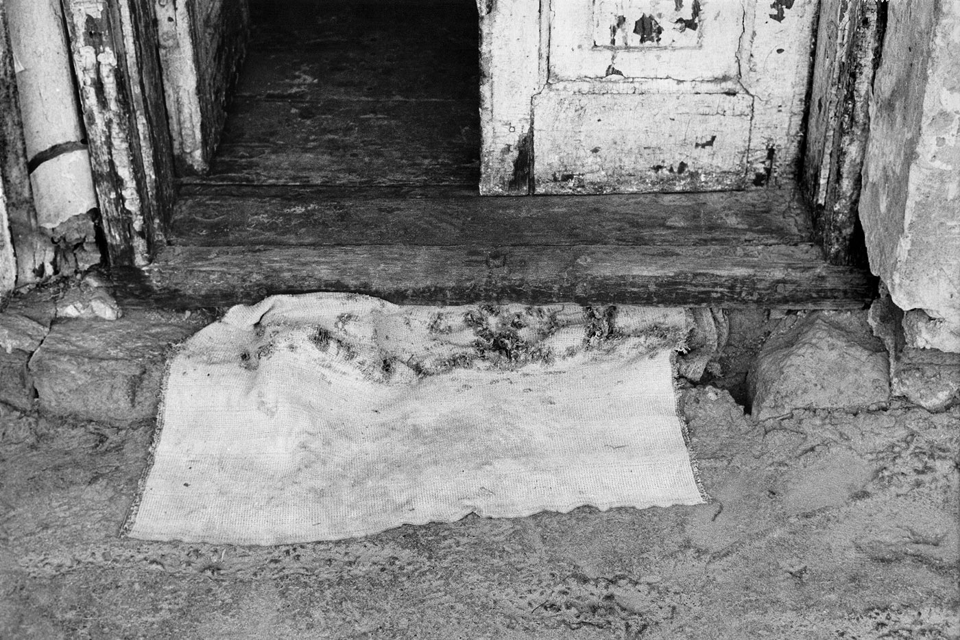 Threshold, Yerevan, 1999 Threshold, Yerevan, 1999